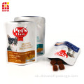 Mačka ošetrujte hliníkovú tašku na balenie s potravinami